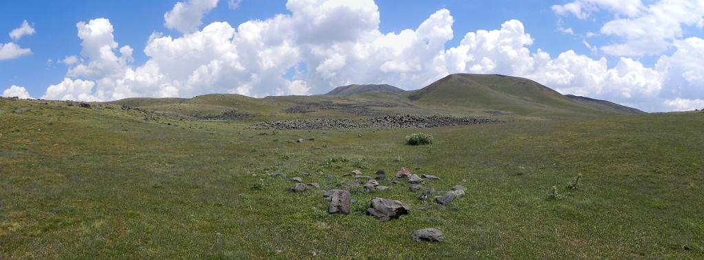 DSCN9461_2_pan_Armenie.jpg - Geghamské hory