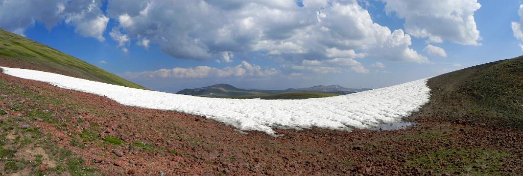 DSCN9499_pan_Armenie.jpg - Hora Aždahak (3600 m n. m.)