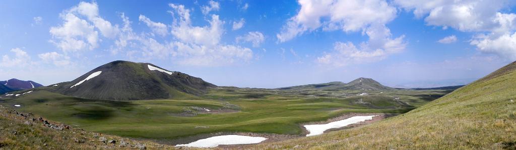 DSCN9622_pan_Armenie.jpg - Geghamské hory