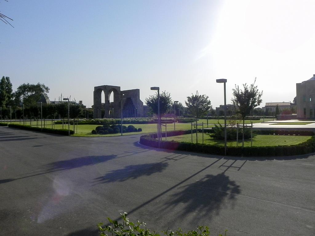 DSCO_100.jpg - Ečmiadzin - hlavní město arménské Apoštolské církve