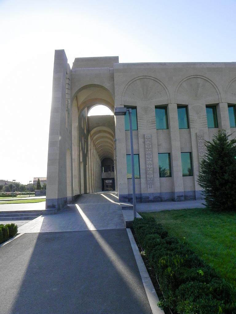 DSCO_101.jpg - Ečmiadzin - hlavní město arménské Apoštolské církve