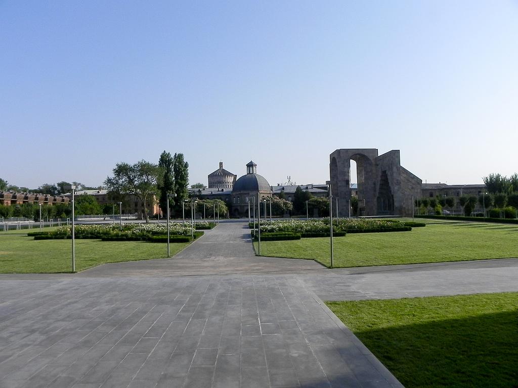 DSCO_103.jpg - Ečmiadzin - hlavní město arménské Apoštolské církve