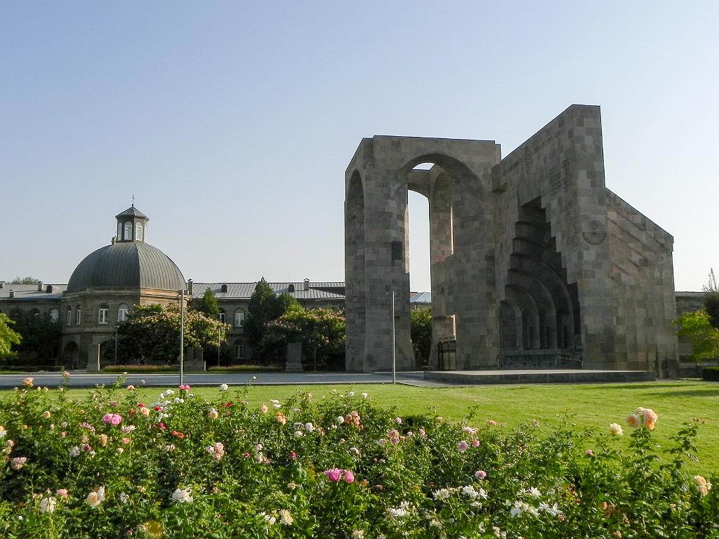 DSCO_104.jpg - Ečmiadzin - hlavní město arménské Apoštolské církve