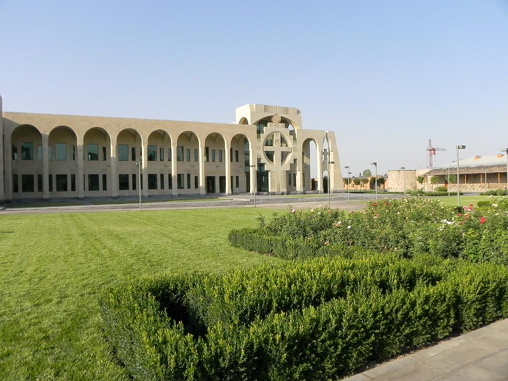DSCO_105.jpg - Ečmiadzin - hlavní město arménské Apoštolské církve