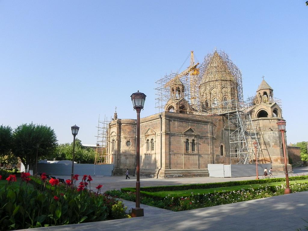 DSCO_107.jpg - Ečmiadzin - hlavní město arménské Apoštolské církve