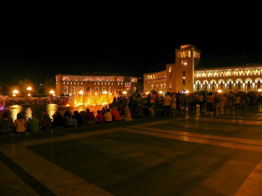 DSCO_134.jpg - Jerevan - Náměstí Republiky