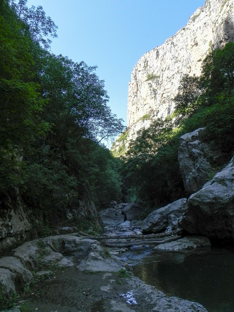 DSCO_2.jpg - Údolí řeky Karkar - stezka Janapar