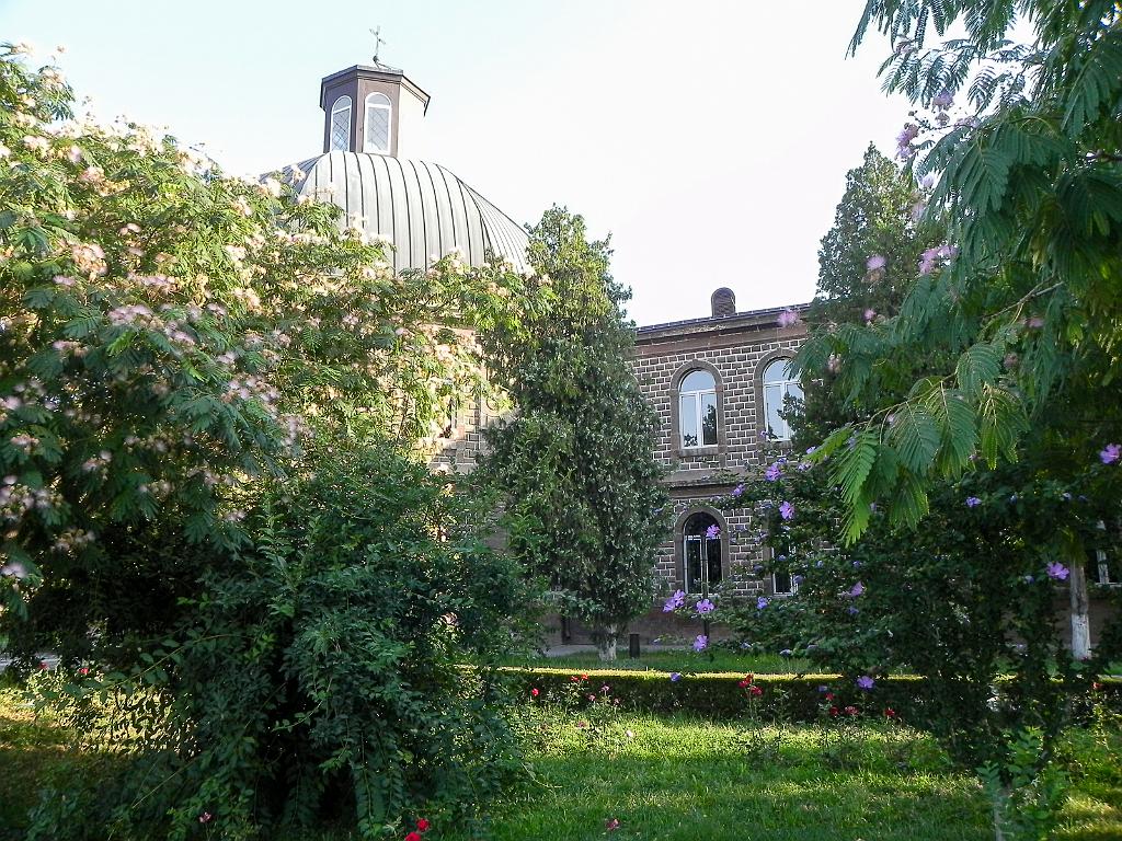 DSCO_96.jpg - Ečmiadzin - hlavní město arménské Apoštolské církve