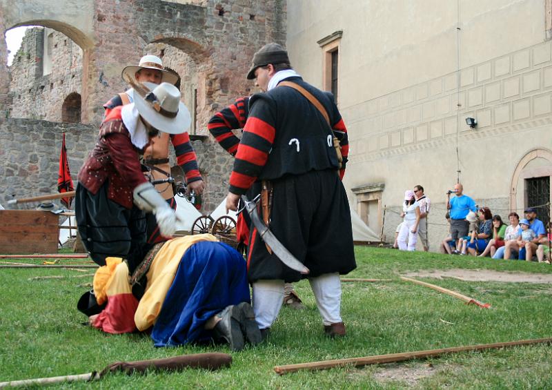 110604-142.jpg - Likvidace vzpoury