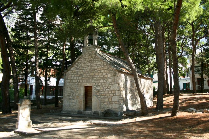 100922-047.jpg - Baška Voda - kostelík