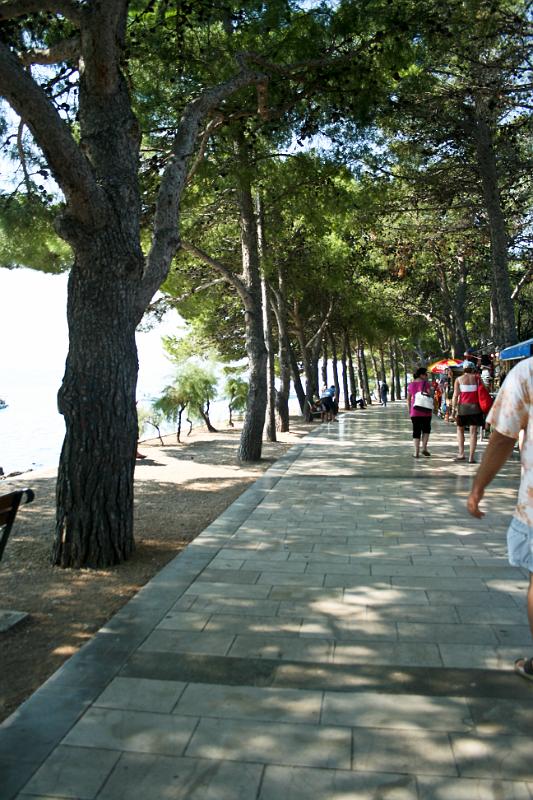 100923-047.jpg - Bol - promenáda