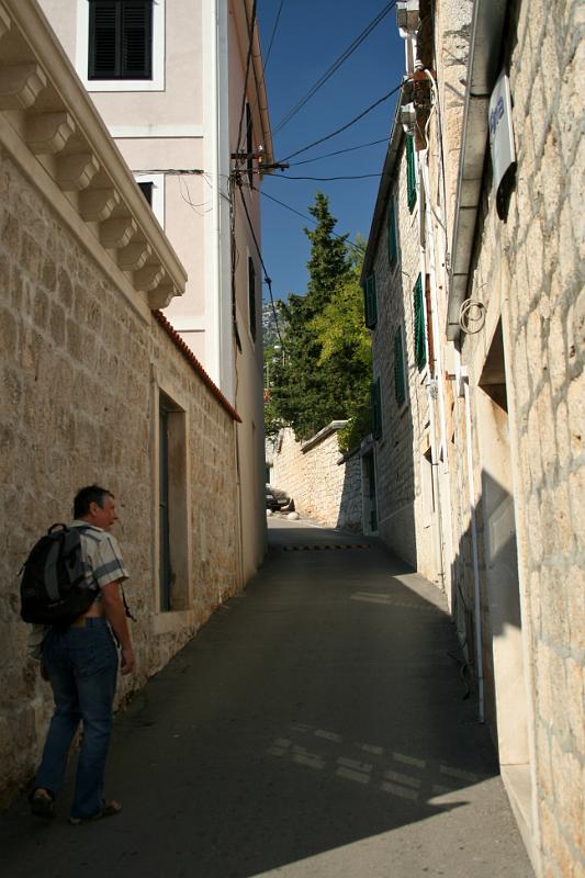 100923-094.jpg - Brač - Bol - uličky