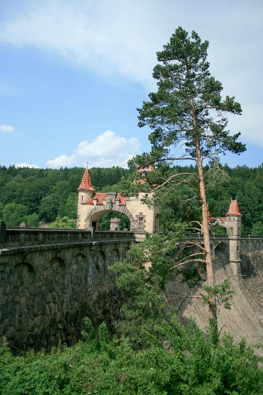 110604-003.jpg - Přehrada Les Království