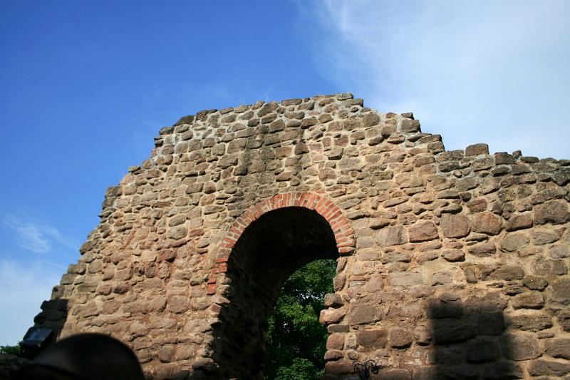 110604-035.jpg - Hrad Pecka