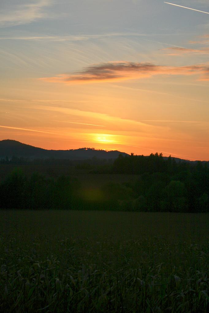 111015-10.jpg - Železnice - západ slunce nad Prachovem