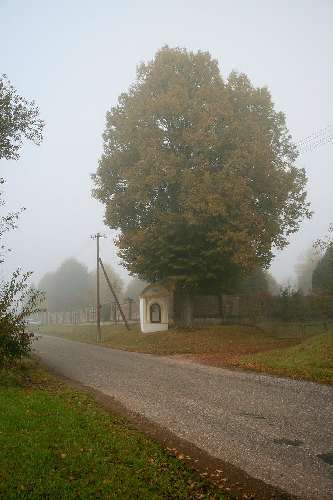 111022-12.jpg - Železnice - hřbitov