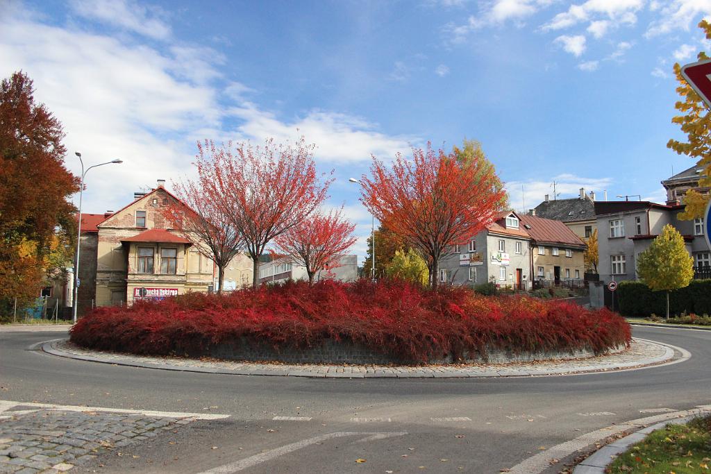 131014-01.JPG - Kruhák - ul. 5. května