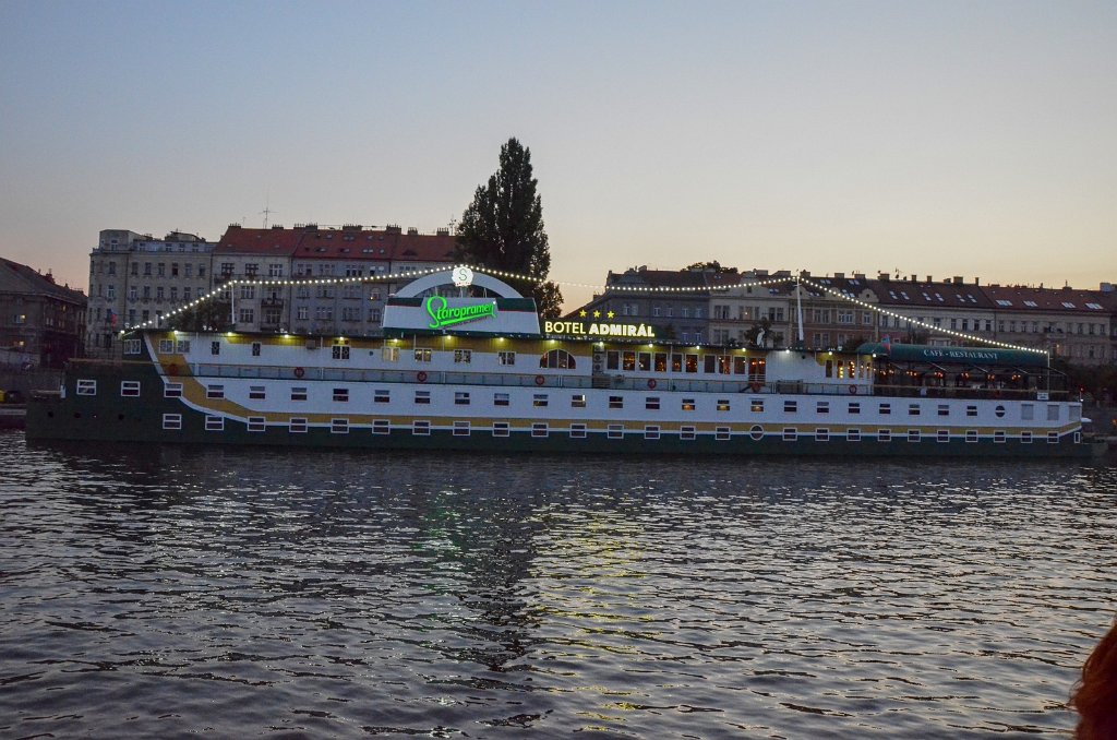 Vltava_2020_14.jpg - Praha z Vltavy