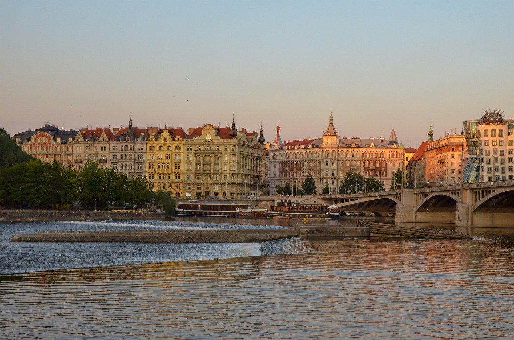 Vltava_2020_3.jpg - Praha z Vltavy