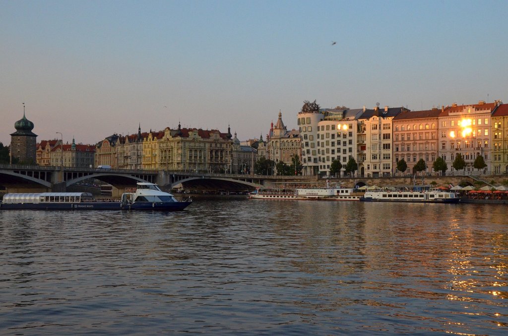 Vltava_2020_5.jpg - Praha z Vltavy